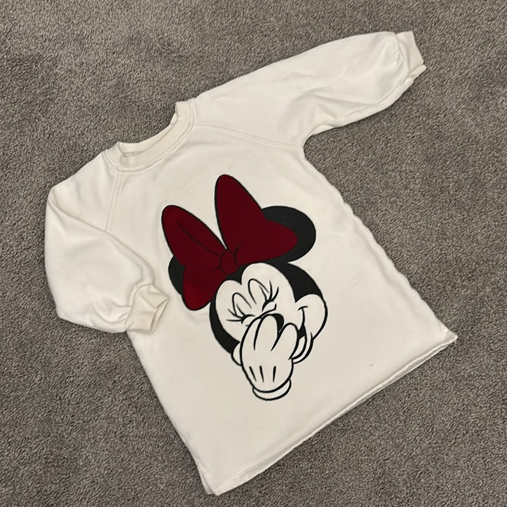 H&M x Disney - Warm Minnie Mouse Disney sweatshirt.